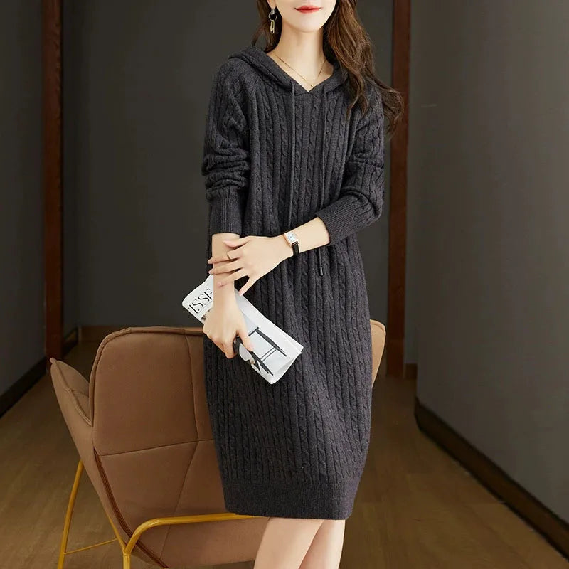 Elena | Vestido Negro de Punto con Capucha Cálido, Cómodo y elegante