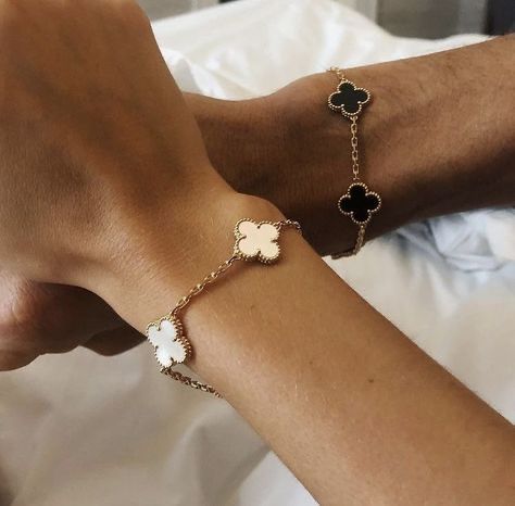 Juego de pulseras de trébol de 2 partes - Negro/Blanco