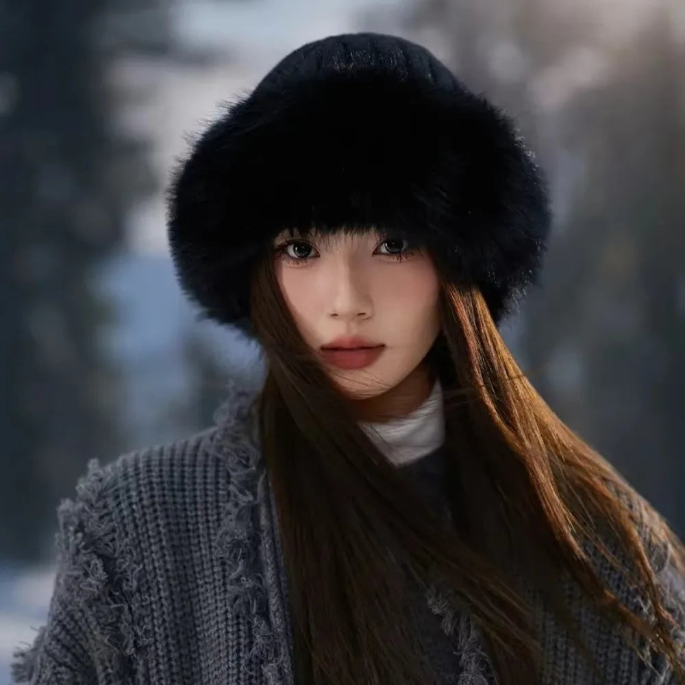 Silvia - Gorro de Invierno con Adorno de Piel