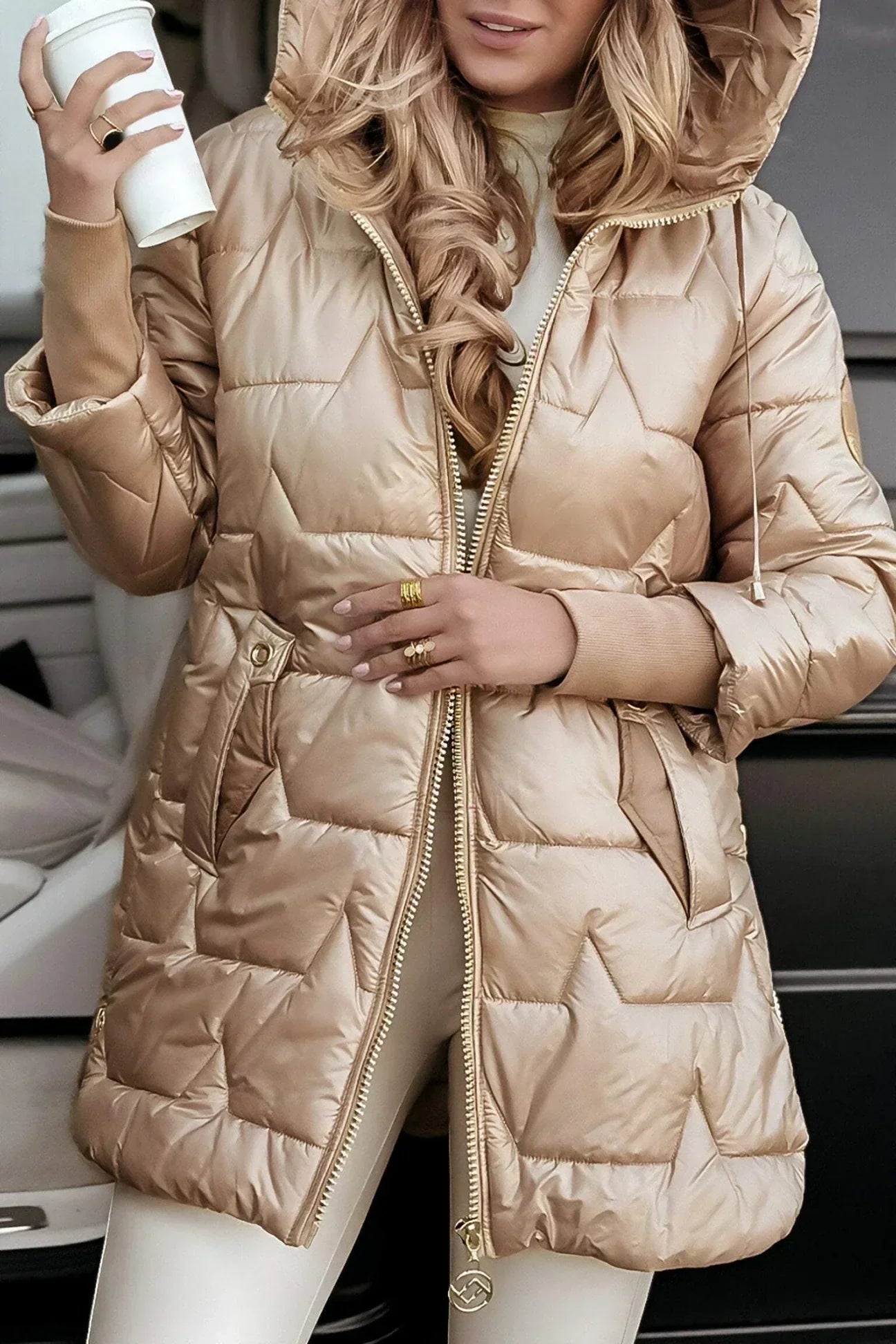 Mia | Chaqueta acolchada larga y cálida con capucha generosa